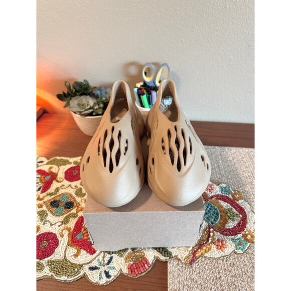 adidas Yeezy Foam RNR Clay Taupe MX Granite Rnnr Mist Onyx Carbon Runner Slides main image 7